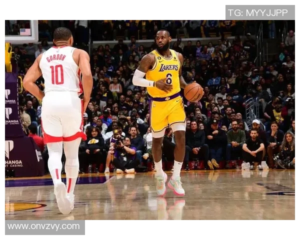 06火箭与湖人季后赛激战回顾传奇对决的巅峰时刻与经典瞬间